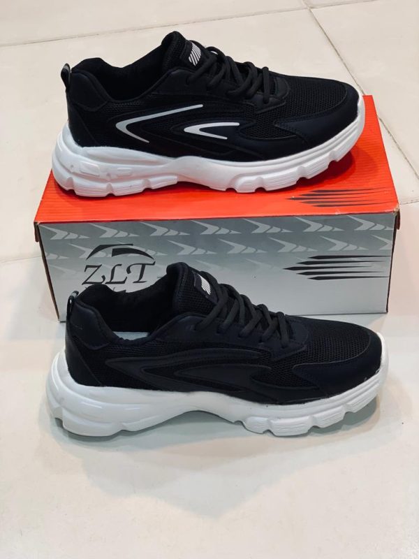 : Perfect Casual Sneakers