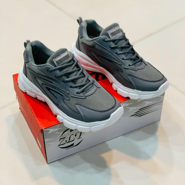 : Perfect Casual Sneakers