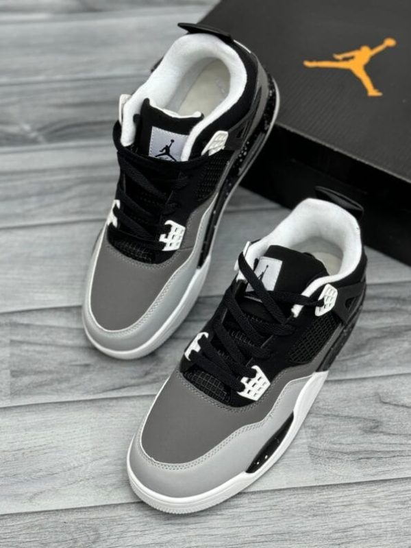 Air Jordan 4 Retro