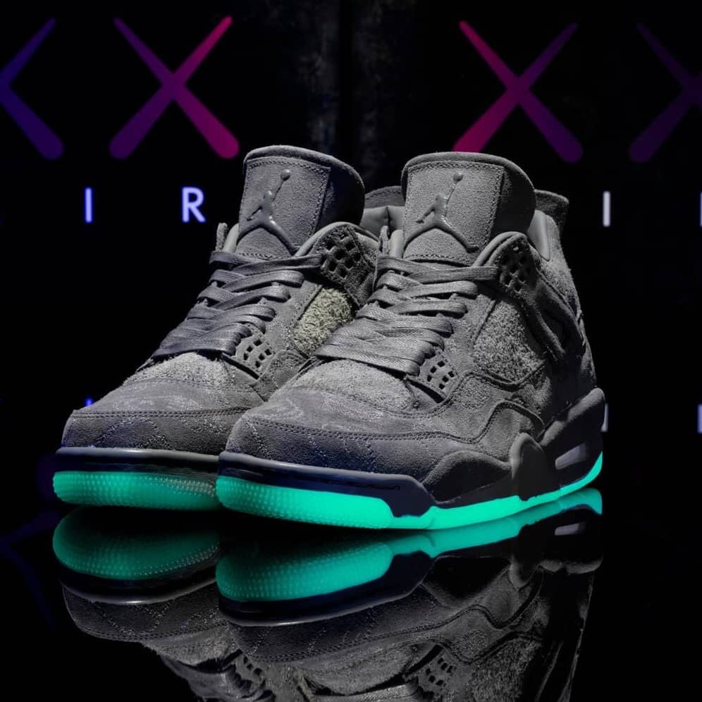 nike kaws x air jordan 4 cool grey