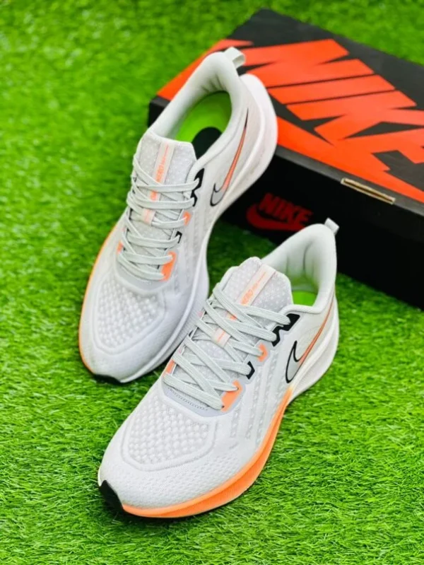 Nike Air Zoom Vomero 38x shoes