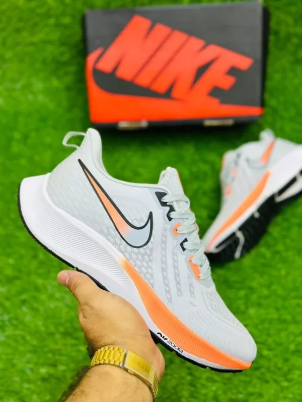 Nike Air Zoom Vomero 38x shoes