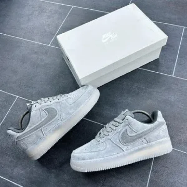 Nike Air Force 1 Sneakers