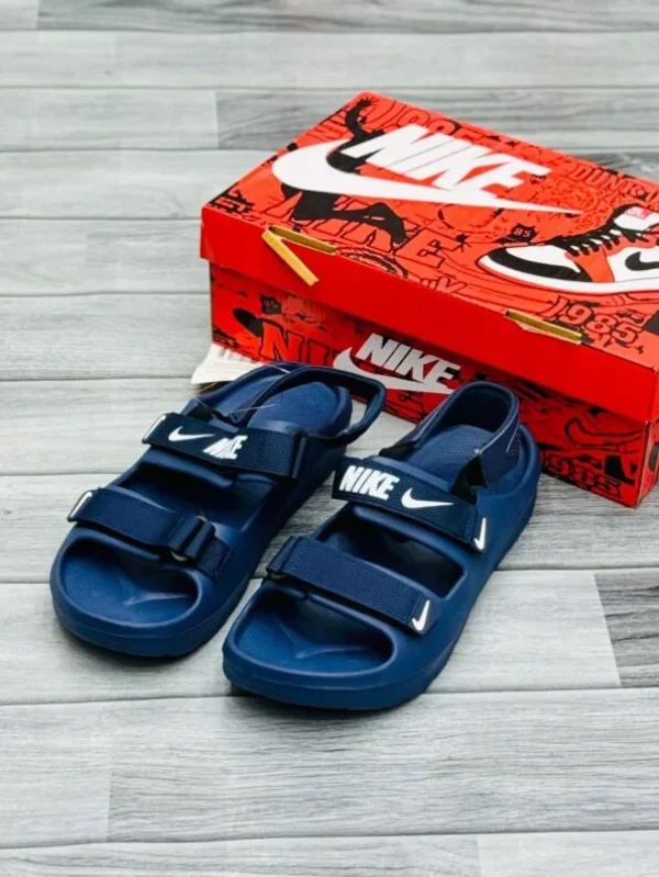 Nike Benassi Slides