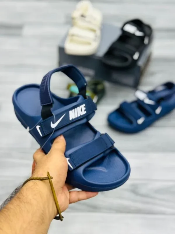 Nike Benassi Slides