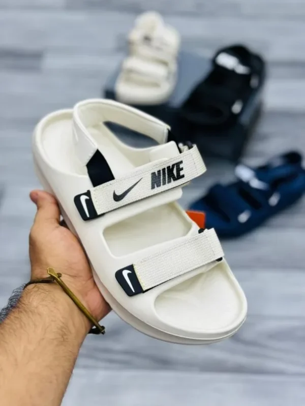 Nike Benassi Slides