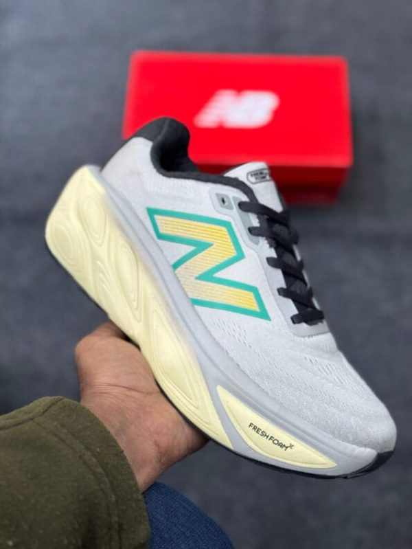 New Balance Fresh Foam X More v5