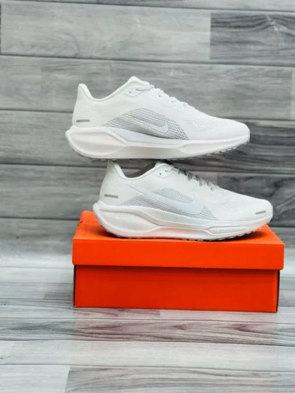 Nike Air Zoom Pegasus Shoes 41 Volt (W)