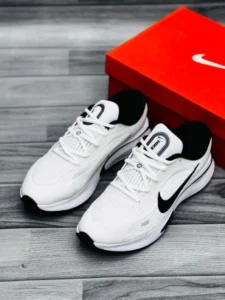 Nike Journey Run Men's Road Running Shoes