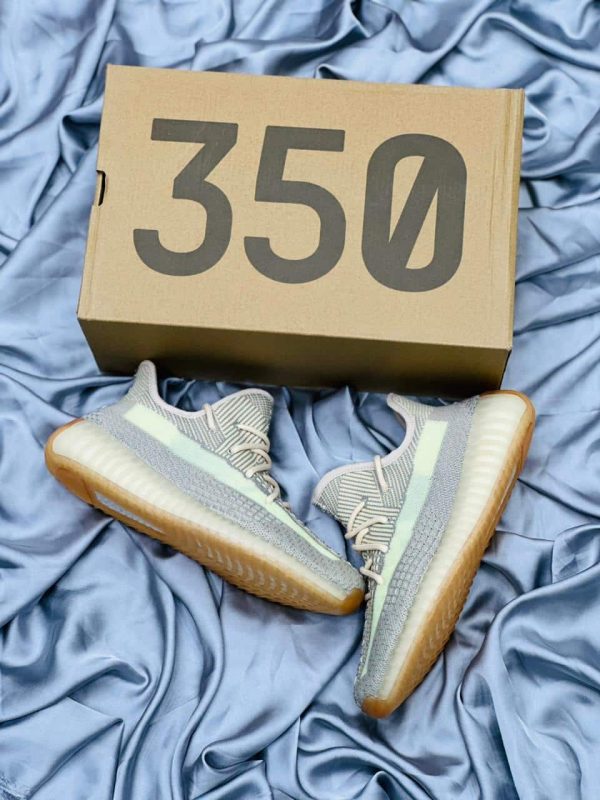 Adidas Yeezy 350 in Pakistan